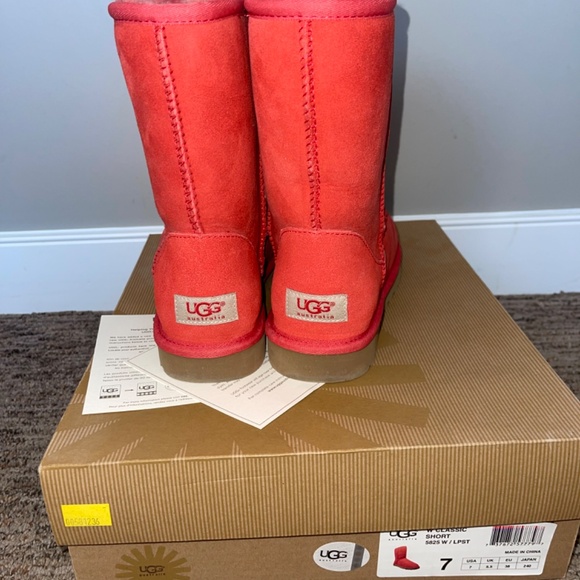 Coral Classic Short UGGs - Picture 4 of 4